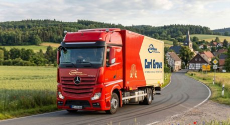Grove macht den Mitarbeiterumzug mit dem LKW